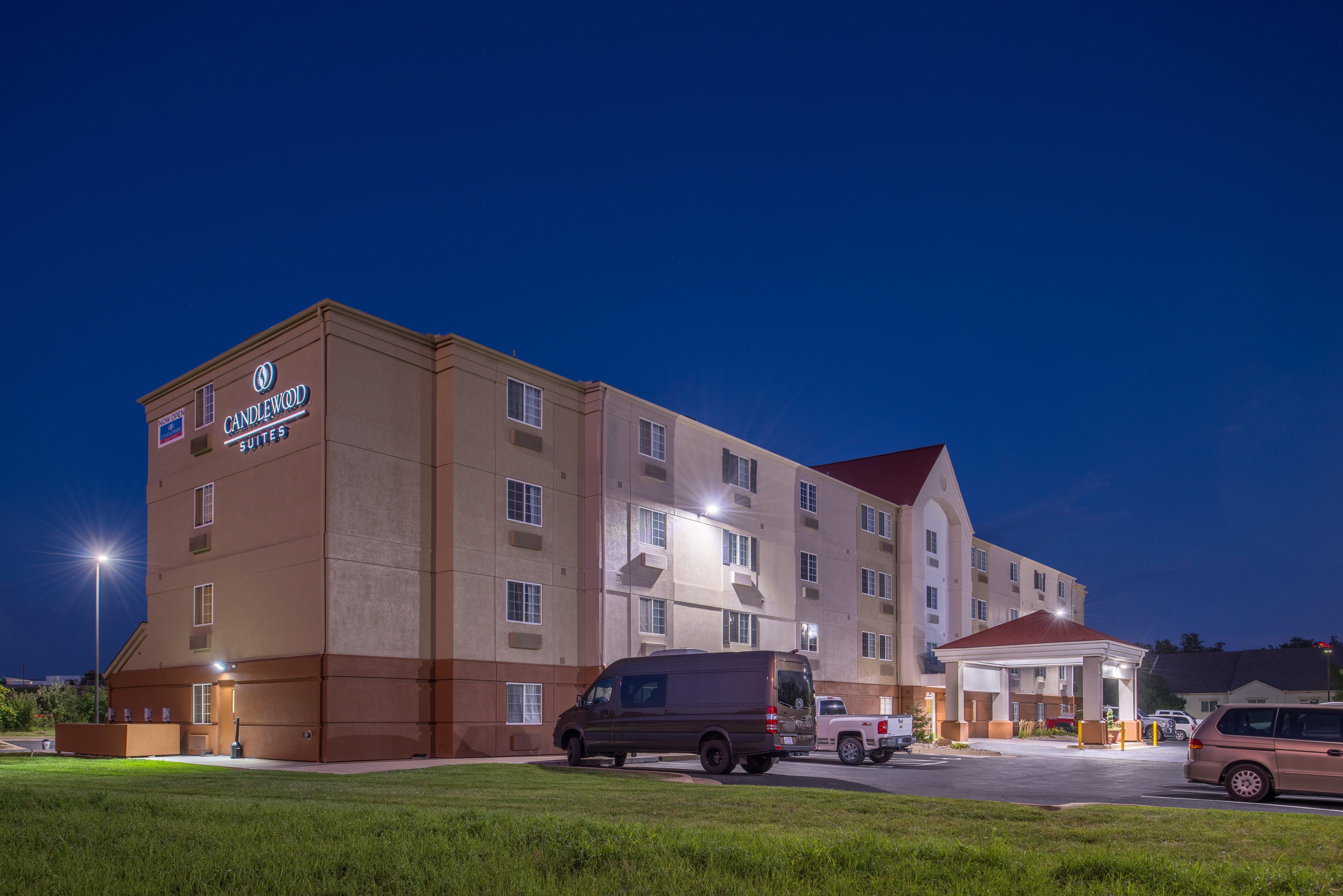 Candlewood Suites - Topeka West By Ihg Экстерьер фото