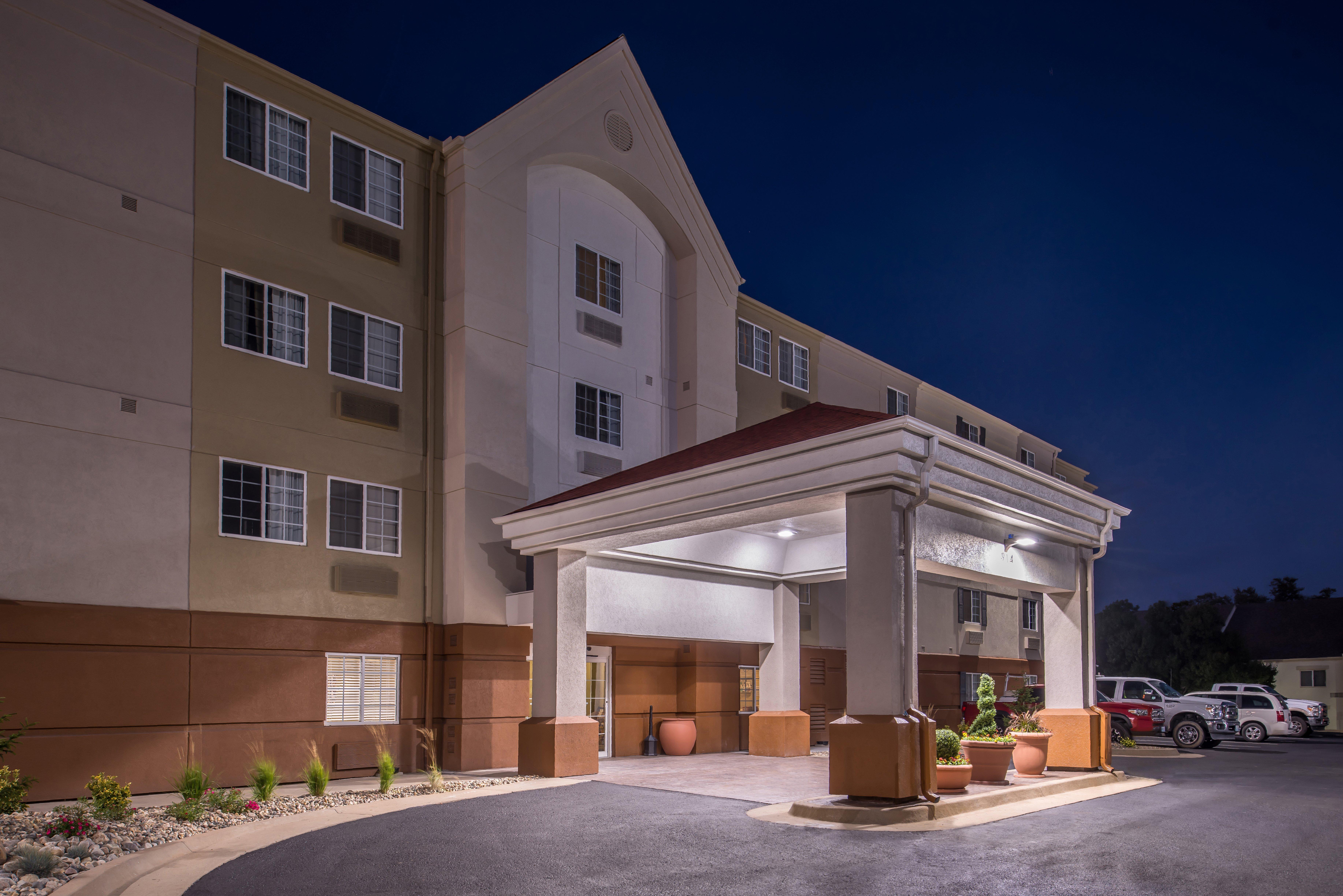 Candlewood Suites - Topeka West By Ihg Экстерьер фото