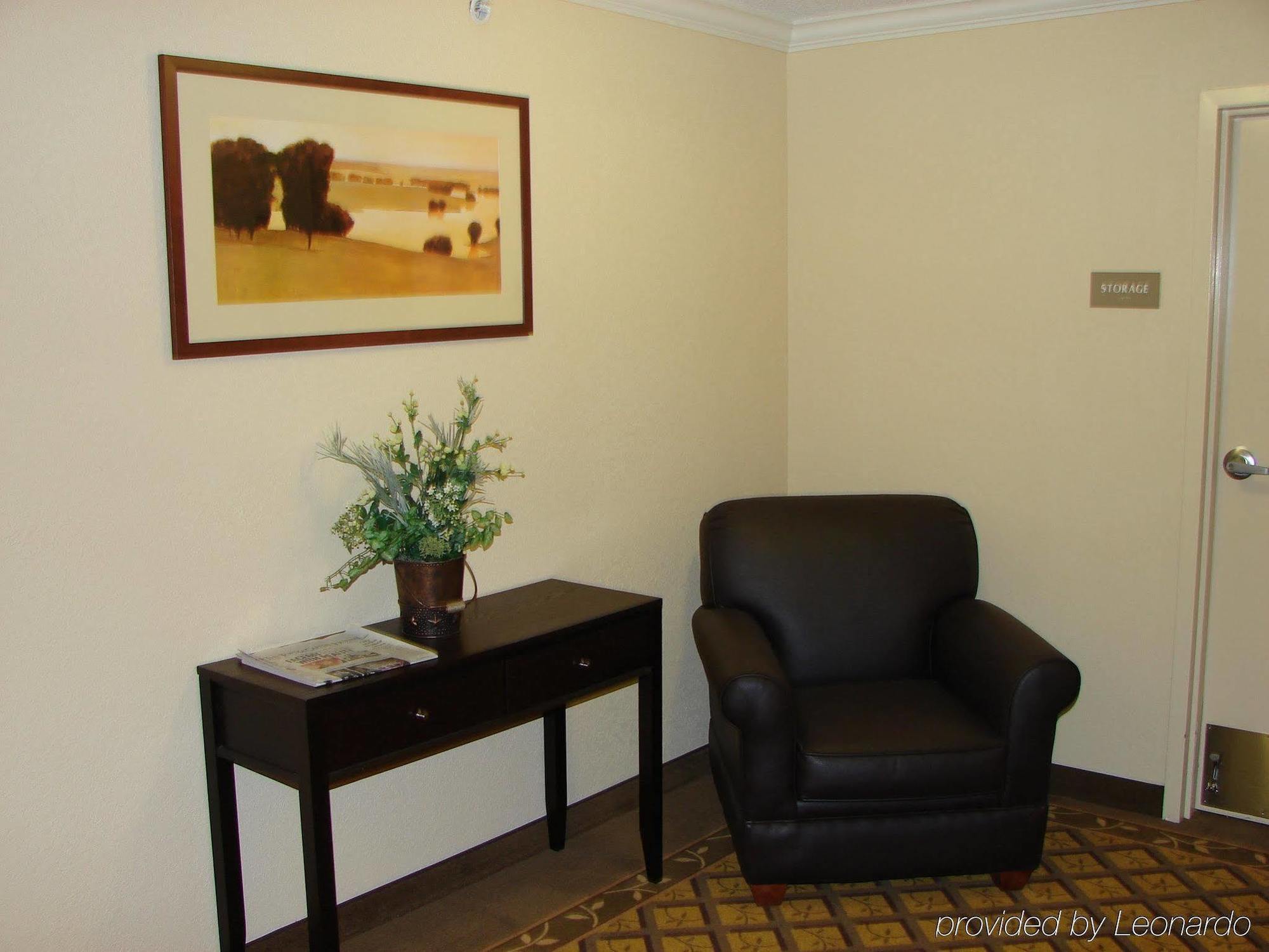Candlewood Suites - Topeka West By Ihg Экстерьер фото