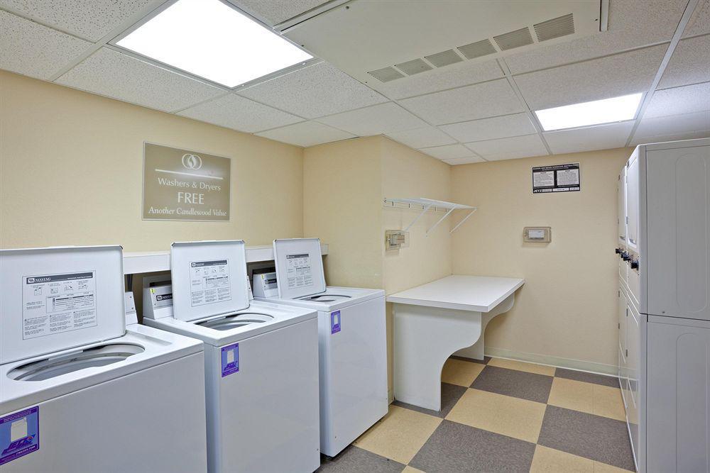 Candlewood Suites - Topeka West By Ihg Экстерьер фото